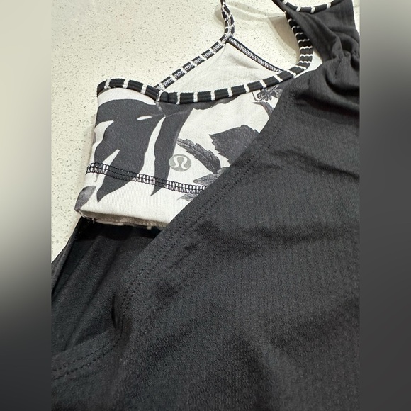Lululemon: Women’s Tank Top- Size 6 - Picture 5 of 10